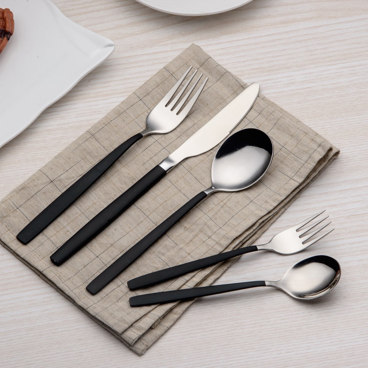 berglander-cutlery-set-besteckset-30-teilig-schwarz-silber-6-pers image 4