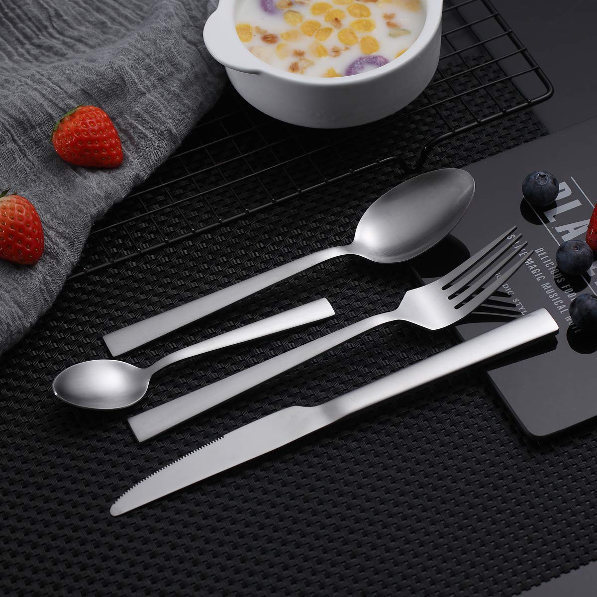 berglander-cutlery-set-besteckset-24-tlg-matt-silber-f-r-6 image 2